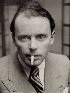 Klaus Mann mit Zigarette