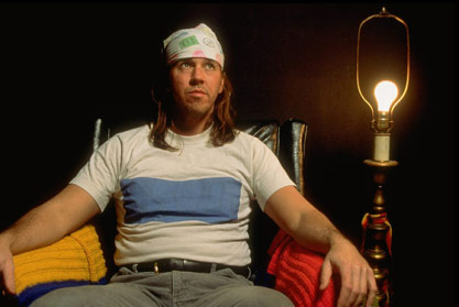 David Foster Wallace mit hypnotisiertem innerlichen Blick