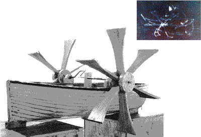 Boot mit Schaufelrad